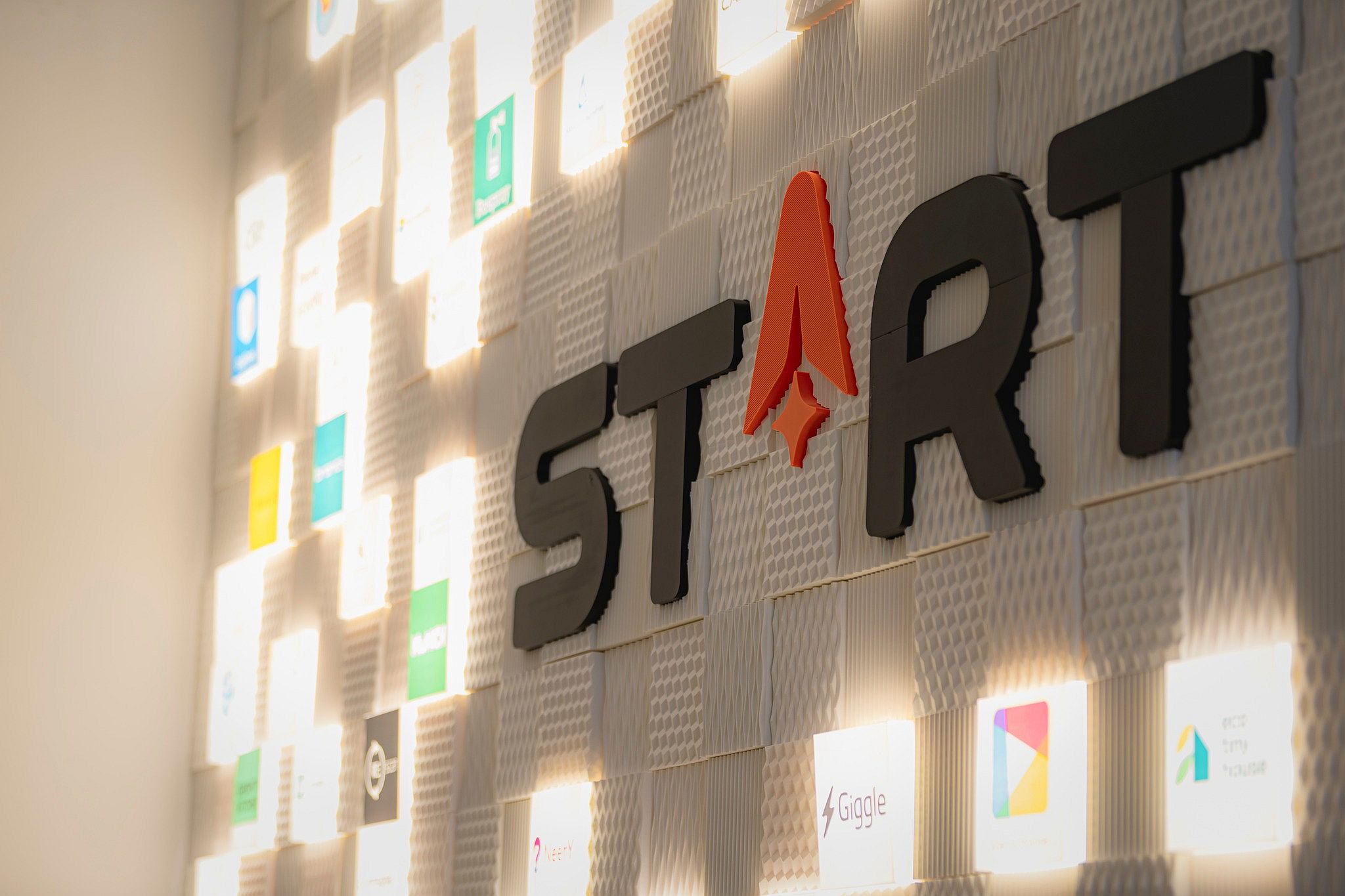 STRT portfóliófal_Startup Safari 2025